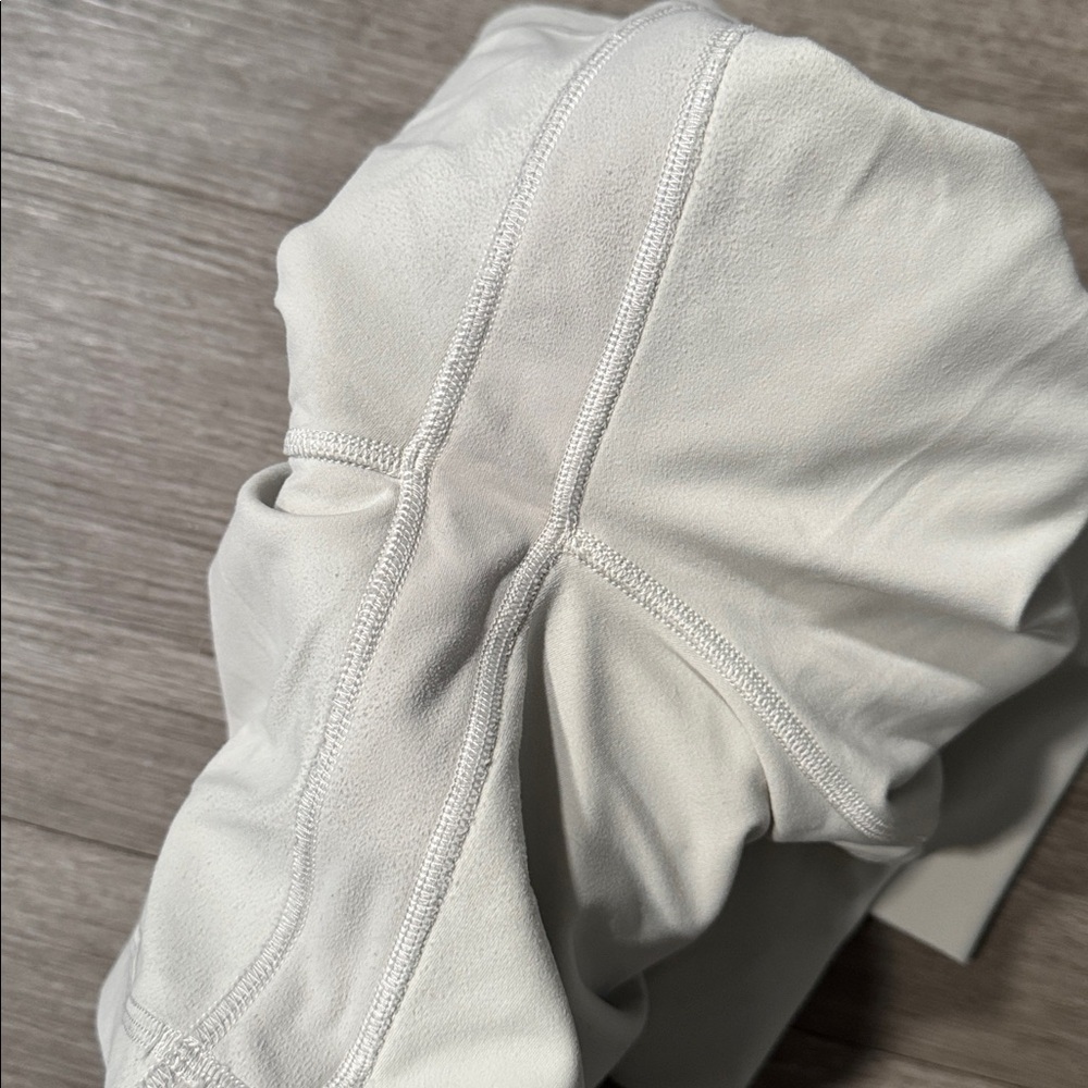 Lululemon Align HR Short 6” — Kohlrabi Green — Size 8 - Picture 5 of 7
